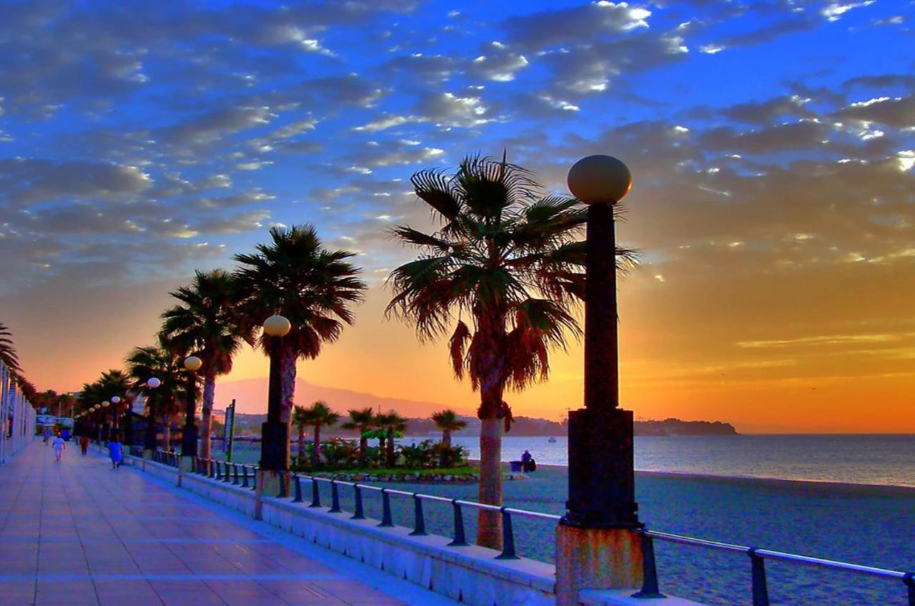 Aparment Neptuno- Located On The Promenade A Few Metres From The Beach. Estepona Exteriör bild