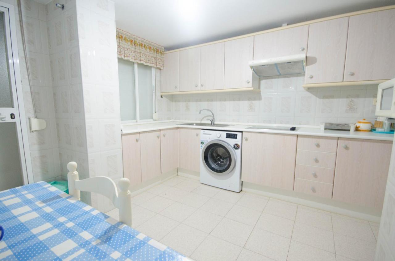 Aparment Neptuno- Located On The Promenade A Few Metres From The Beach. Estepona Exteriör bild