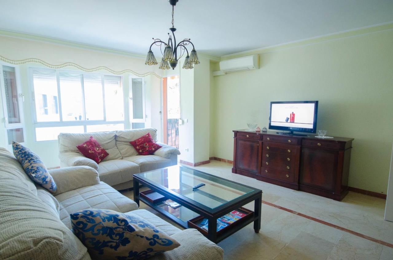 Aparment Neptuno- Located On The Promenade A Few Metres From The Beach. Estepona Exteriör bild
