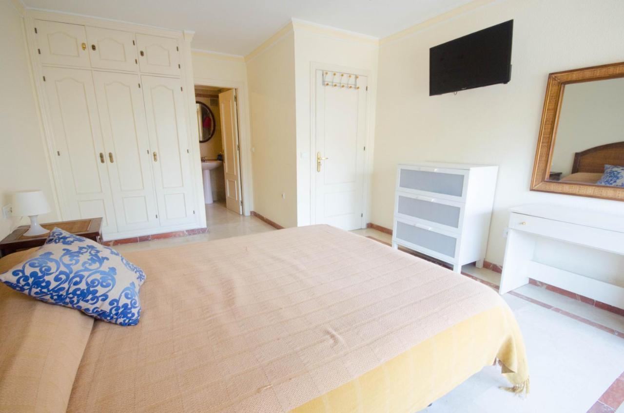 Aparment Neptuno- Located On The Promenade A Few Metres From The Beach. Estepona Exteriör bild