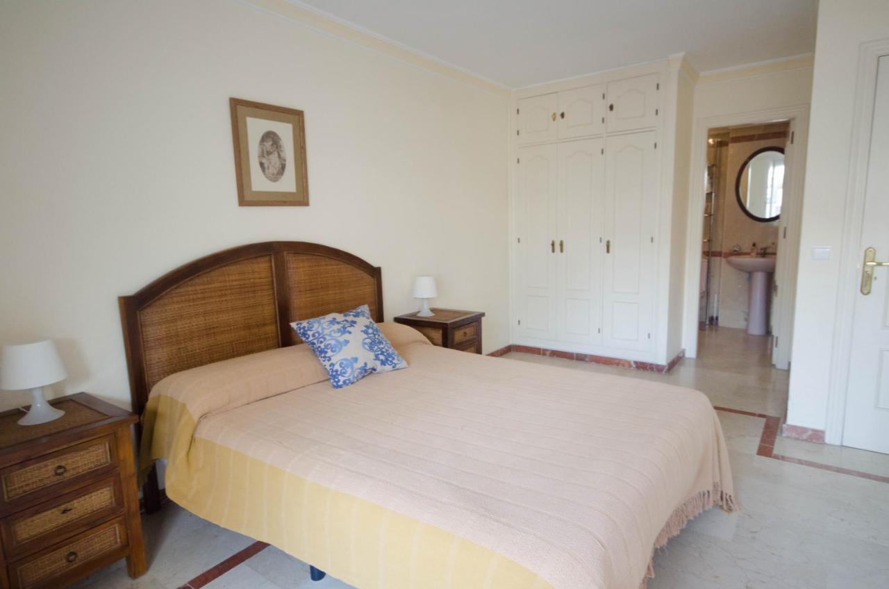 Aparment Neptuno- Located On The Promenade A Few Metres From The Beach. Estepona Exteriör bild