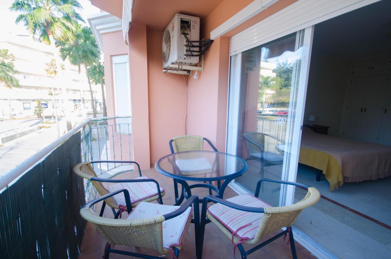 Aparment Neptuno- Located On The Promenade A Few Metres From The Beach. Estepona Exteriör bild