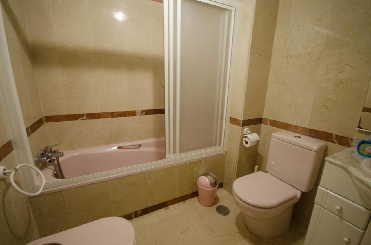 Aparment Neptuno- Located On The Promenade A Few Metres From The Beach. Estepona Exteriör bild