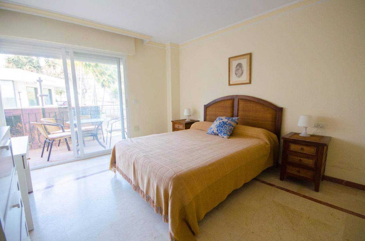 Aparment Neptuno- Located On The Promenade A Few Metres From The Beach. Estepona Exteriör bild