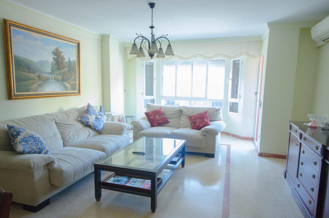 Aparment Neptuno- Located On The Promenade A Few Metres From The Beach. Estepona Exteriör bild