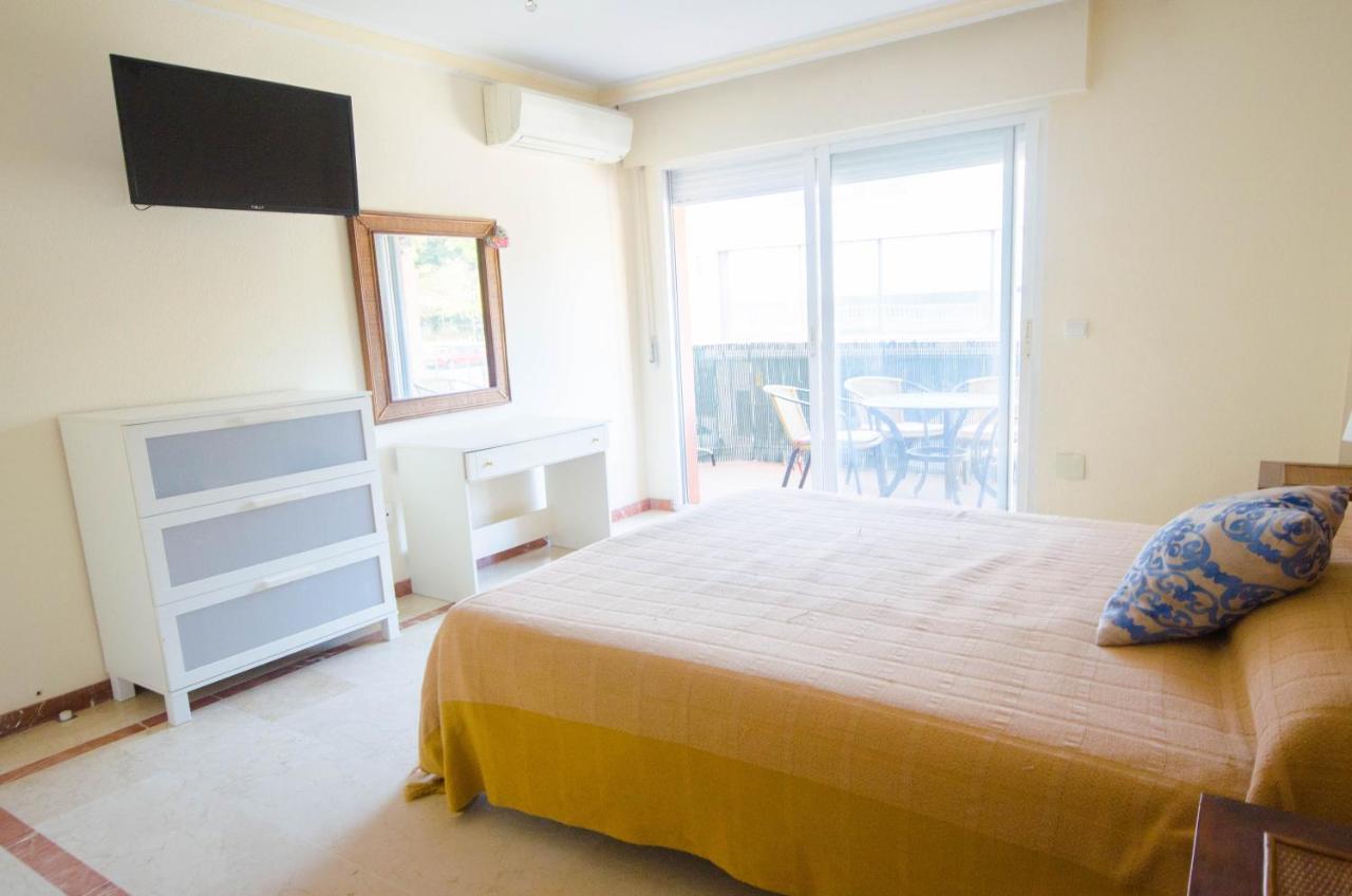 Aparment Neptuno- Located On The Promenade A Few Metres From The Beach. Estepona Exteriör bild