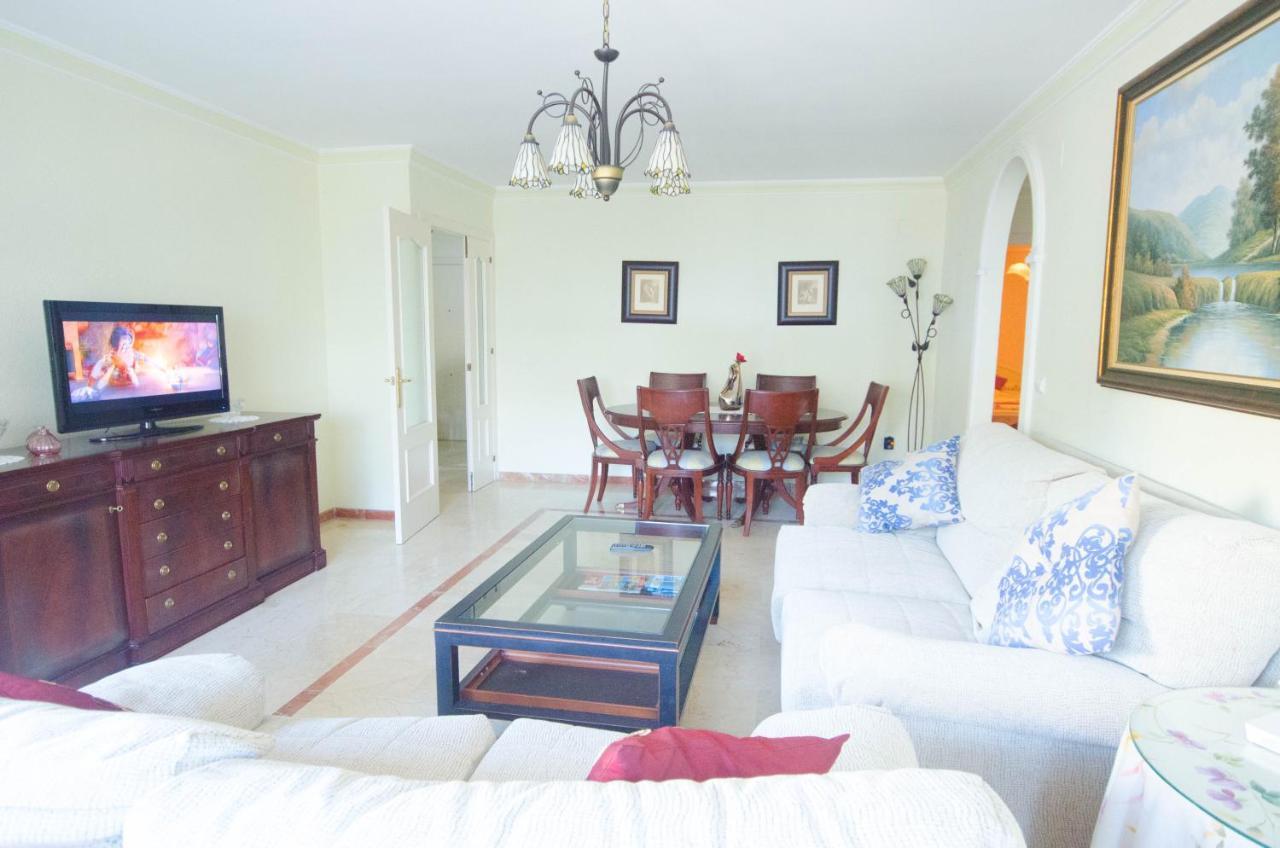 Aparment Neptuno- Located On The Promenade A Few Metres From The Beach. Estepona Exteriör bild